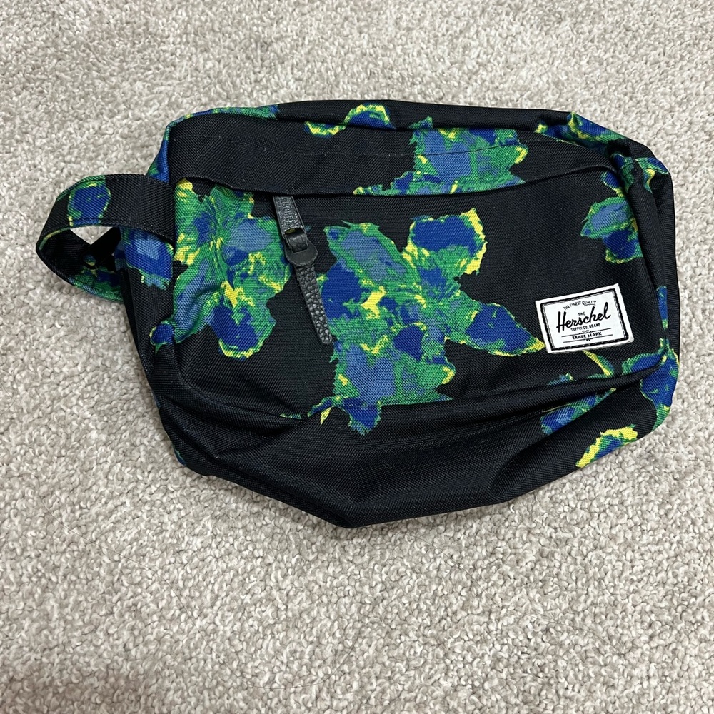 HERSCHEL FLORAL COSMETICS BAG - Picture 7 of 8